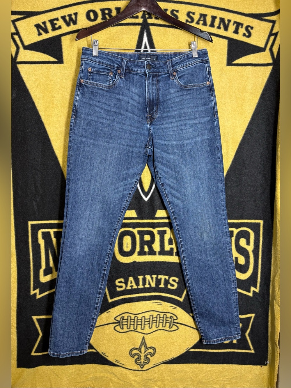 Aeropostale•Athletic Skinny•Blue Jeans•Mens 32x32•Med Wash•5 Pocket•Air-Stretch